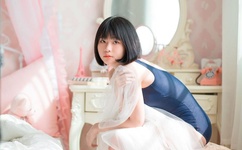 初女模被破流血图片